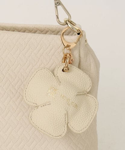 BPSGD41050 MK MICHEL KLEIN BAG レザークローバーチャーム