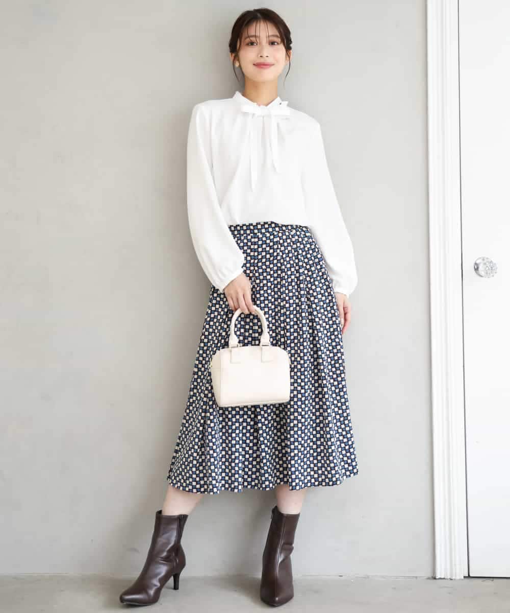 F1BAG53160 MK MICHEL KLEIN(小さいサイズ)(メゾン ドゥ サンク) 【小さいサイズ】[洗える]リボンタイ付きフリルネックブラウス ライトグレー