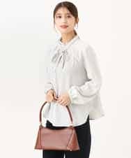 F1BAG53160 MK MICHEL KLEIN(小さいサイズ)(メゾン ドゥ サンク) 【小さいサイズ】[洗える]リボンタイ付きフリルネックブラウス ライトグレー