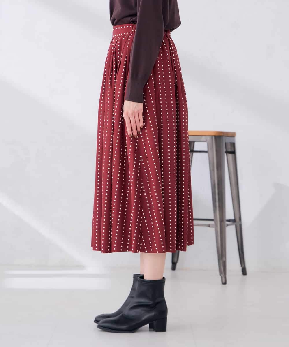 K2HLD15069 a.v.v(アー・ヴェ・ヴェ) 【雑誌InRed(宝島社)11月号掲載】リバーシブル タック フレア スカート レッド